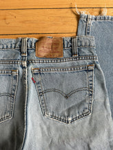 Load image into Gallery viewer, ripped levis 505 31x31