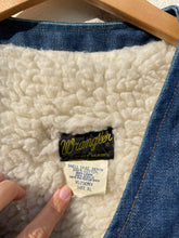 Load image into Gallery viewer, Wrangler Fleece Vest